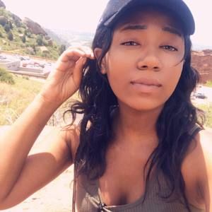 Meet your Posher, Aisha